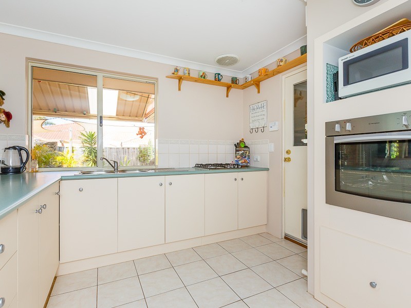 10 Brougham Crescent, Orelia WA 6167