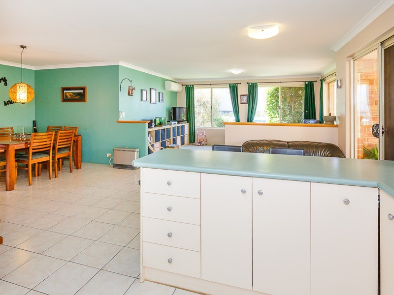 10 Brougham Crescent, Orelia WA 6167