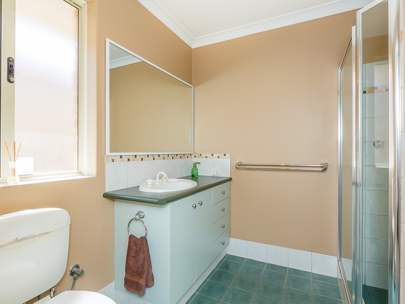 10 Brougham Crescent, Orelia WA 6167