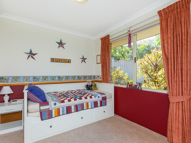 10 Brougham Crescent, Orelia WA 6167