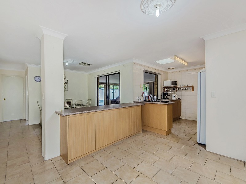 7 Hoyton Place, Parmelia WA 6167