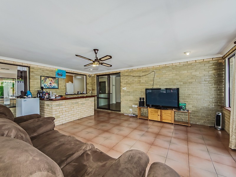 7 Hoyton Place, Parmelia WA 6167