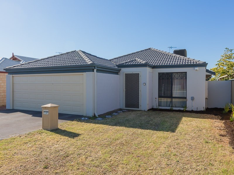 12 Champion Drive, Bertram WA 6167