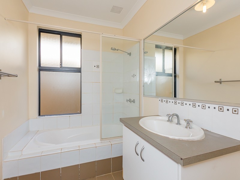 12 Champion Drive, Bertram WA 6167