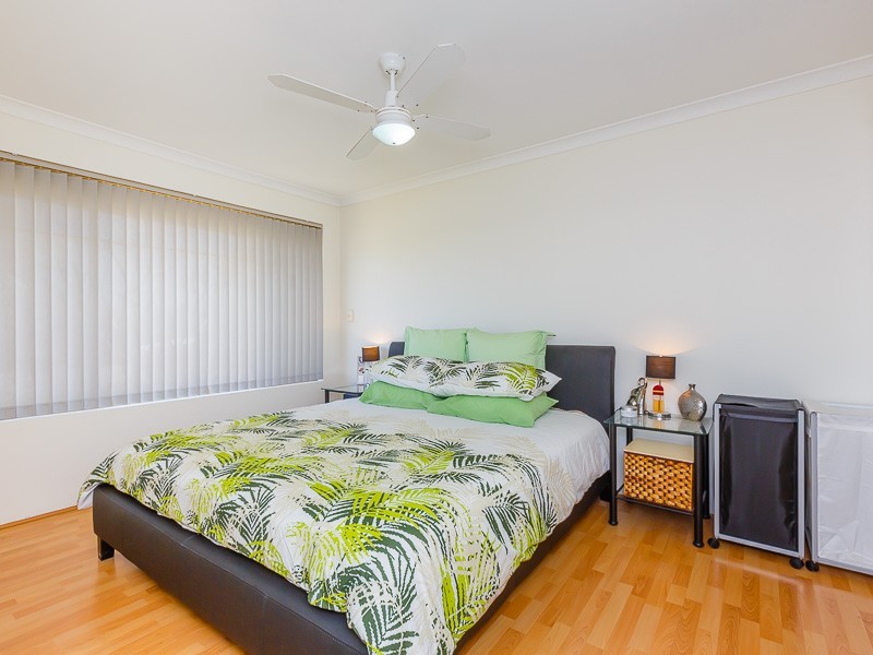 16 Walmer Place, Orelia WA 6167