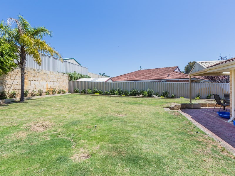 16 Walmer Place, Orelia WA 6167