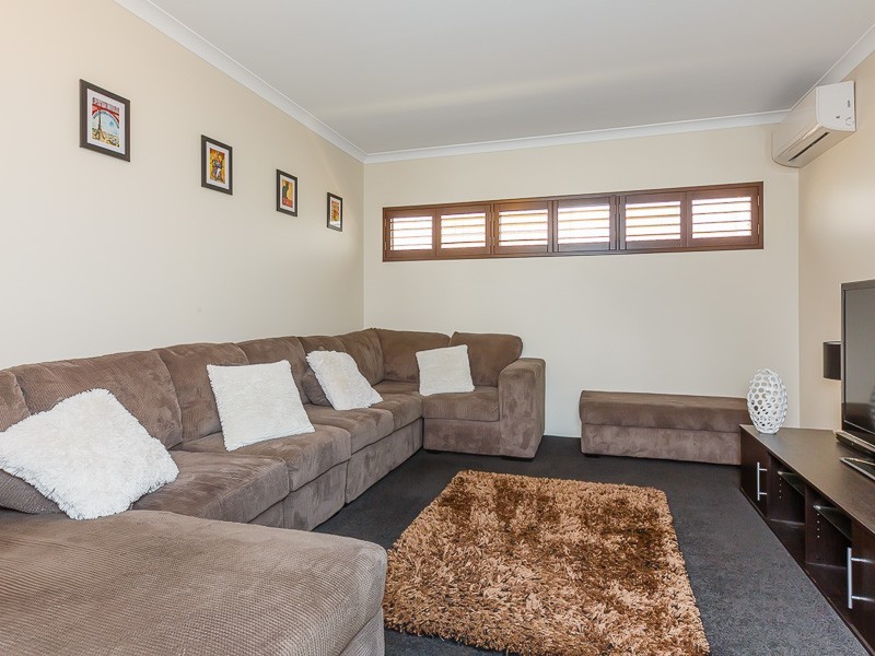 122 Beauchamp Loop, Wellard WA 6170