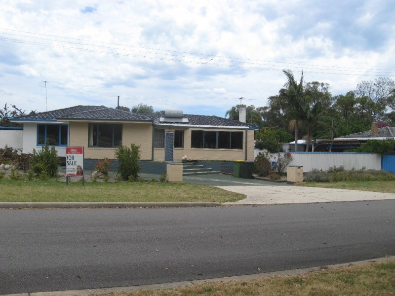 45 Rhodes Crescent, Calista WA 6167