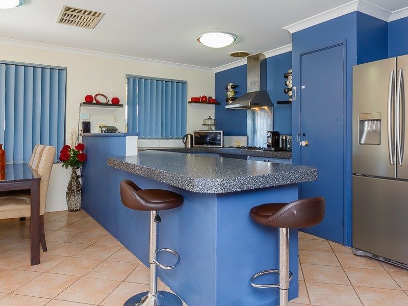 10 Walmer Place, Orelia WA 6167