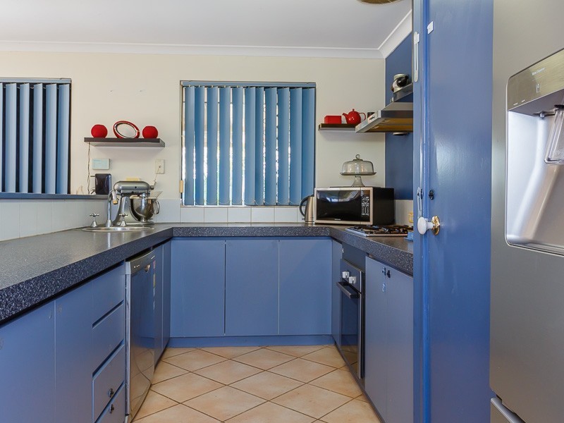 10 Walmer Place, Orelia WA 6167