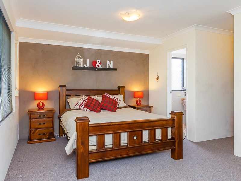 10 Walmer Place, Orelia WA 6167