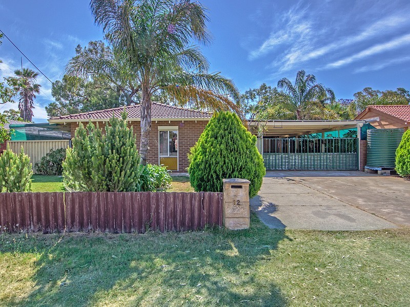 32 Cimbor Way, Parmelia WA 6167