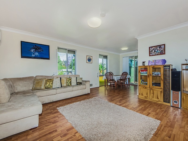 32 Cimbor Way, Parmelia WA 6167