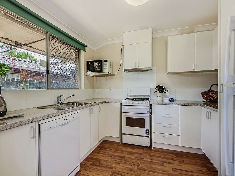 32 Cimbor Way, Parmelia WA 6167