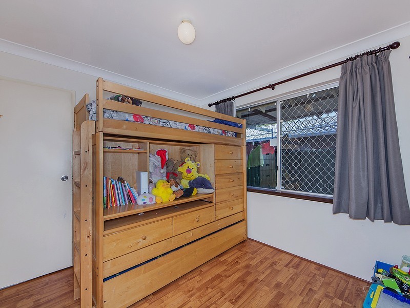 32 Cimbor Way, Parmelia WA 6167