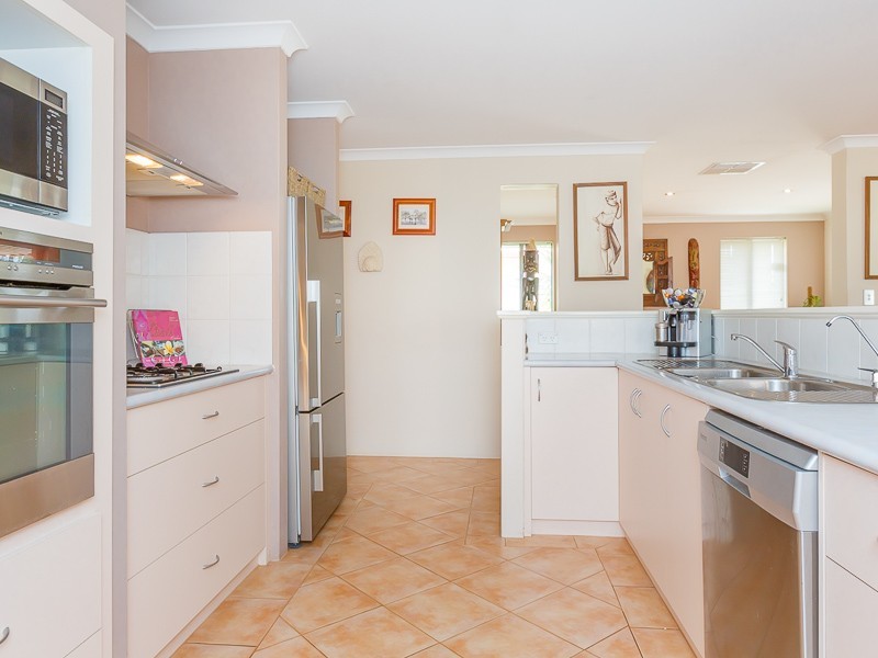 19 Araluen Crescent, Bertram WA 6167