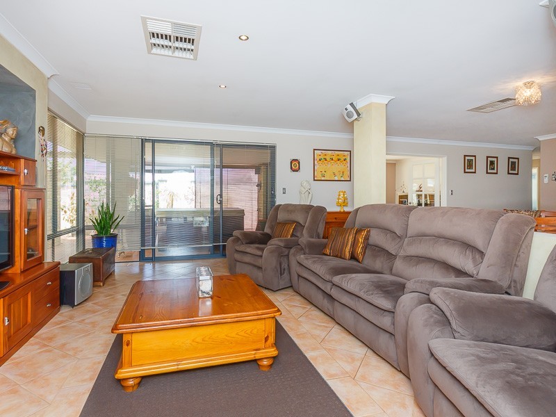 19 Araluen Crescent, Bertram WA 6167