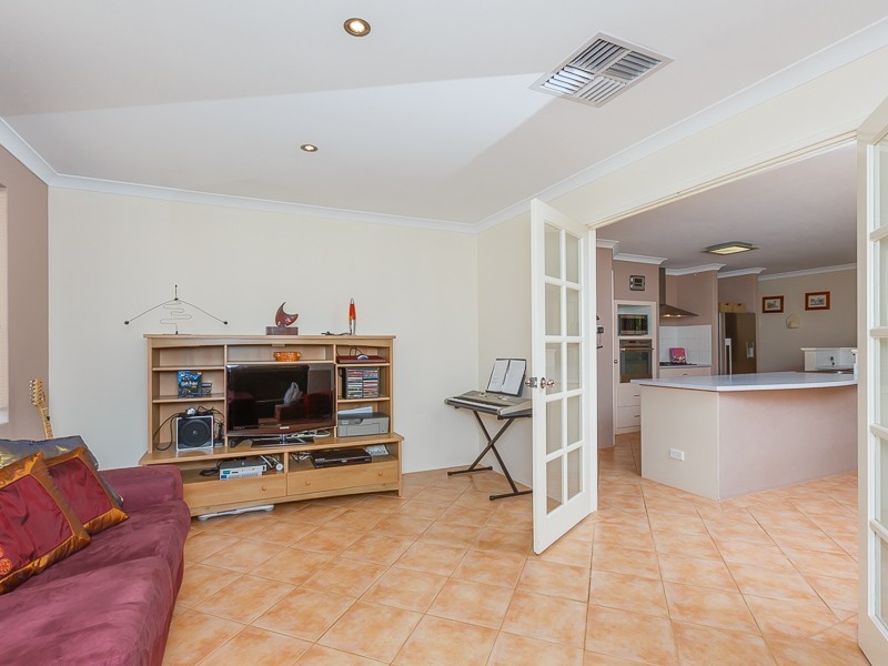 19 Araluen Crescent, Bertram WA 6167