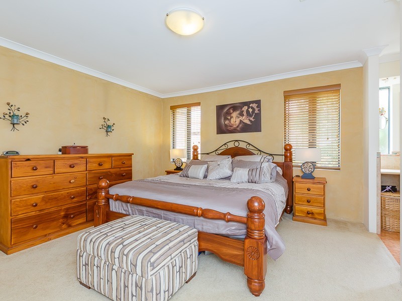 19 Araluen Crescent, Bertram WA 6167