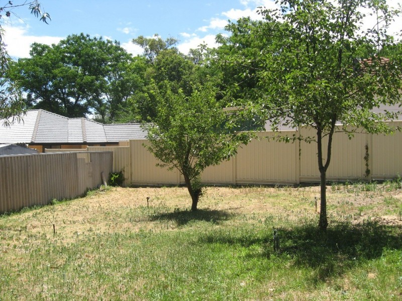 3 Peake Way, Medina WA 6167