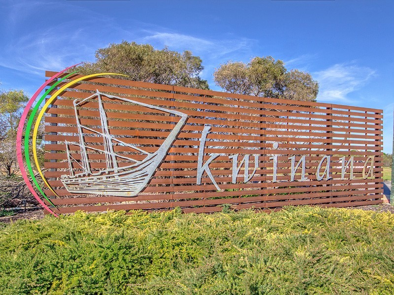 19 Campden Loop, Parmelia WA 6167