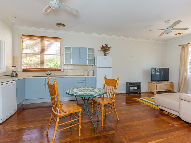 32 Hubbard Way, Medina WA 6167