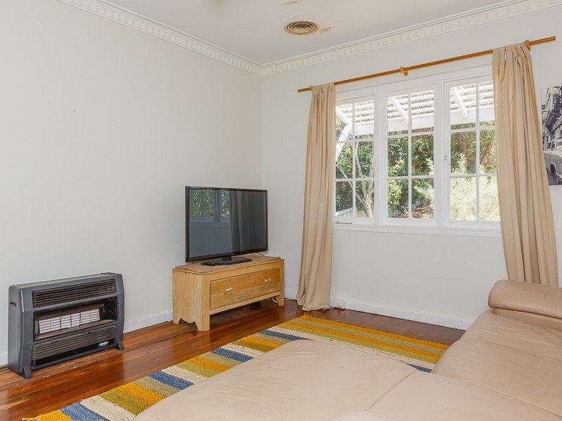 32 Hubbard Way, Medina WA 6167