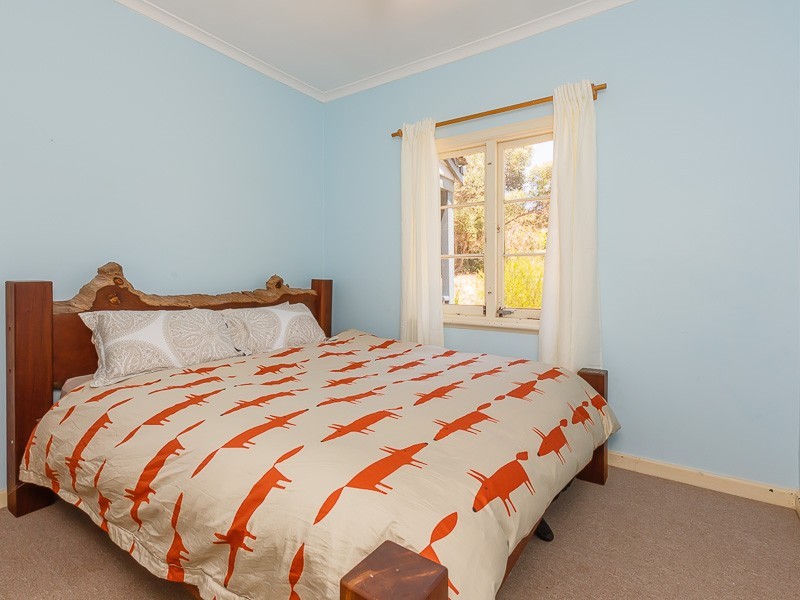 32 Hubbard Way, Medina WA 6167