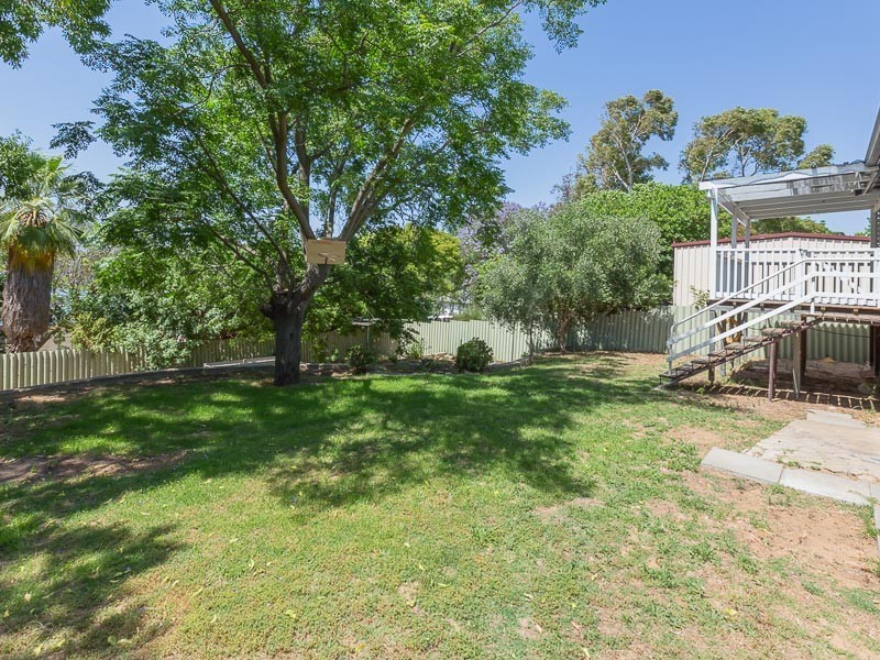 32 Hubbard Way, Medina WA 6167