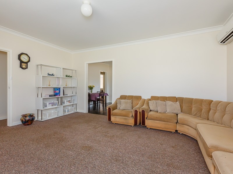 65 Christmas Avenue, Orelia WA 6167