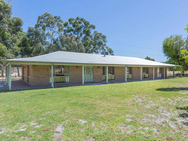 973 Anketell Road, Oakford WA 6121