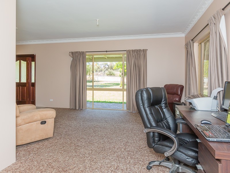 973 Anketell Road, Oakford WA 6121