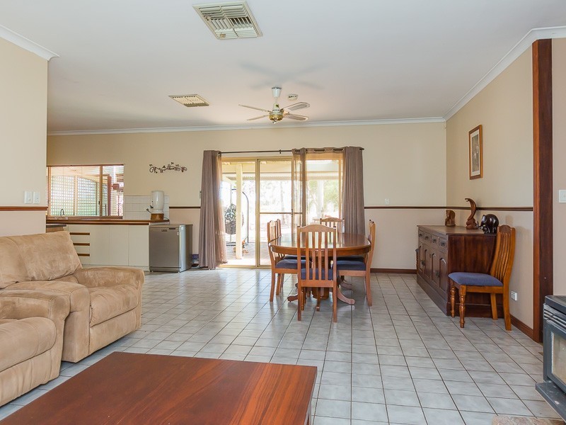 973 Anketell Road, Oakford WA 6121