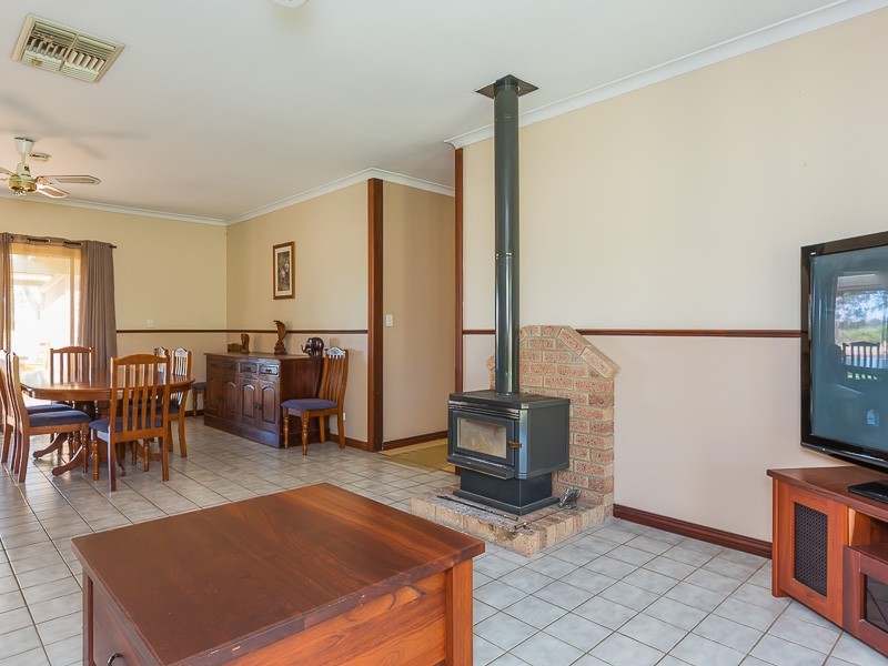 973 Anketell Road, Oakford WA 6121