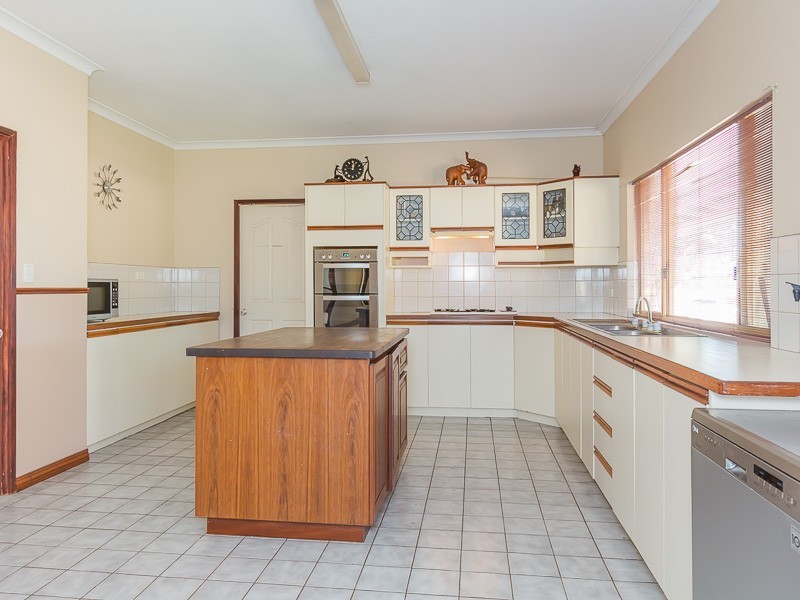 973 Anketell Road, Oakford WA 6121