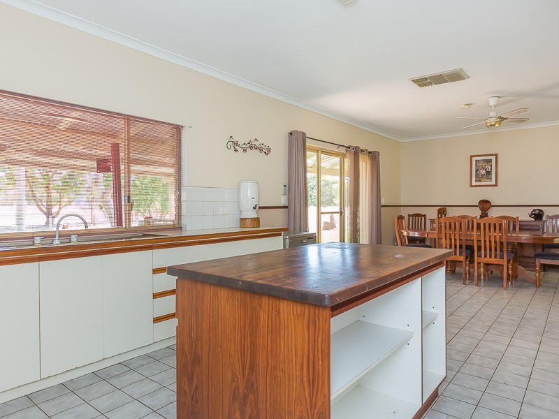 973 Anketell Road, Oakford WA 6121