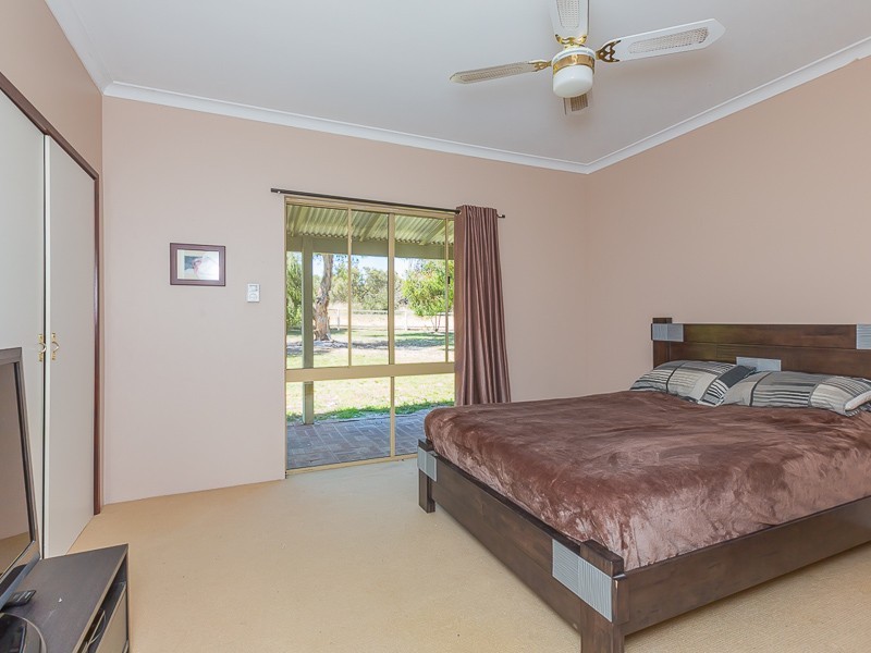 973 Anketell Road, Oakford WA 6121