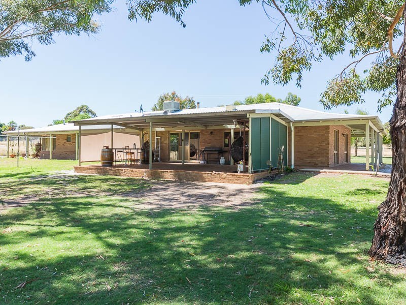 973 Anketell Road, Oakford WA 6121