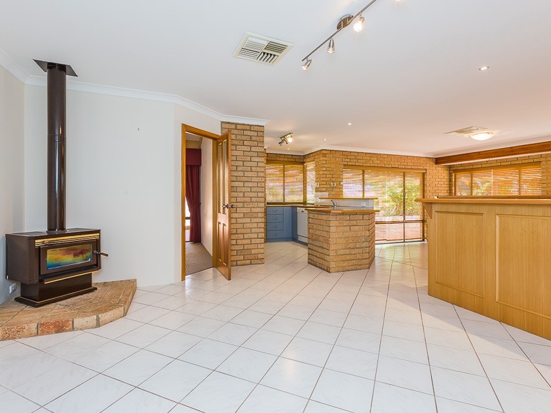11 Brigadoon Place, Cooloongup WA 6168