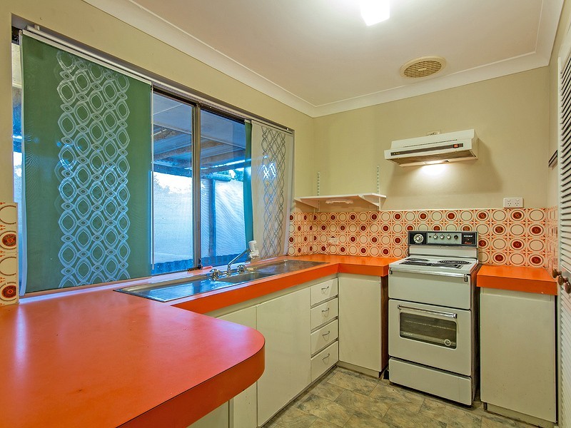 18 Kirkland Way, Parmelia WA 6167