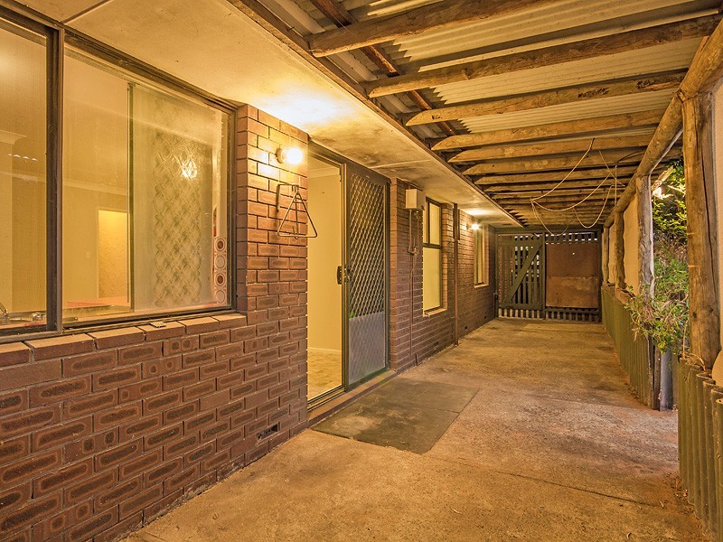18 Kirkland Way, Parmelia WA 6167