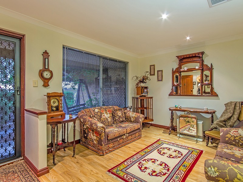 10 Bilya Gardens, Leda WA 6170