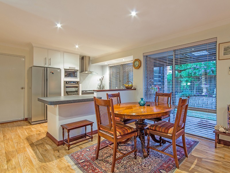 10 Bilya Gardens, Leda WA 6170