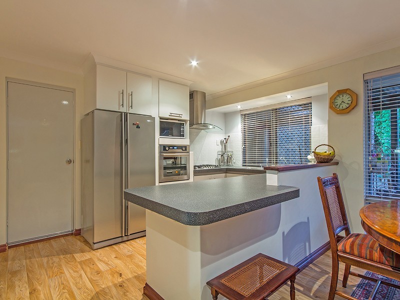 10 Bilya Gardens, Leda WA 6170