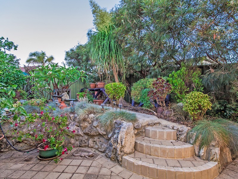 10 Bilya Gardens, Leda WA 6170