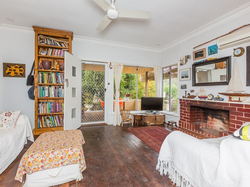 50 Clint Way, Calista WA 6167