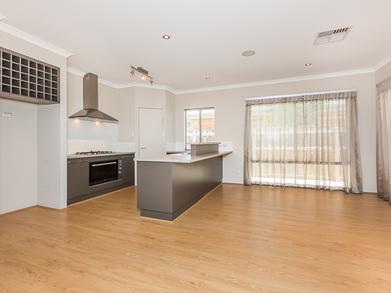 15 Gemstone Parade, Wellard WA 6170