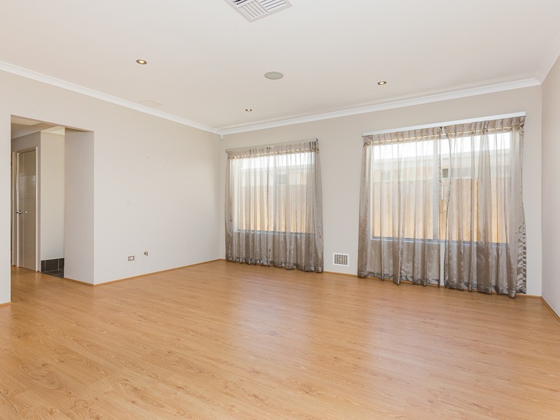 15 Gemstone Parade, Wellard WA 6170