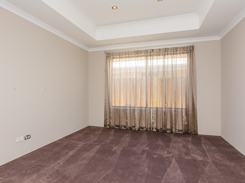 15 Gemstone Parade, Wellard WA 6170