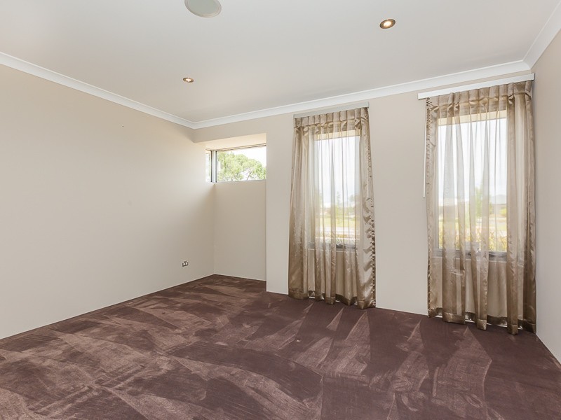 15 Gemstone Parade, Wellard WA 6170